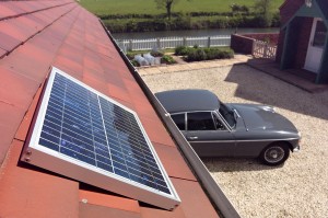 Solar Mate 10W-os Napelemes világítás, alkalmazási példa - tetőre szerelve